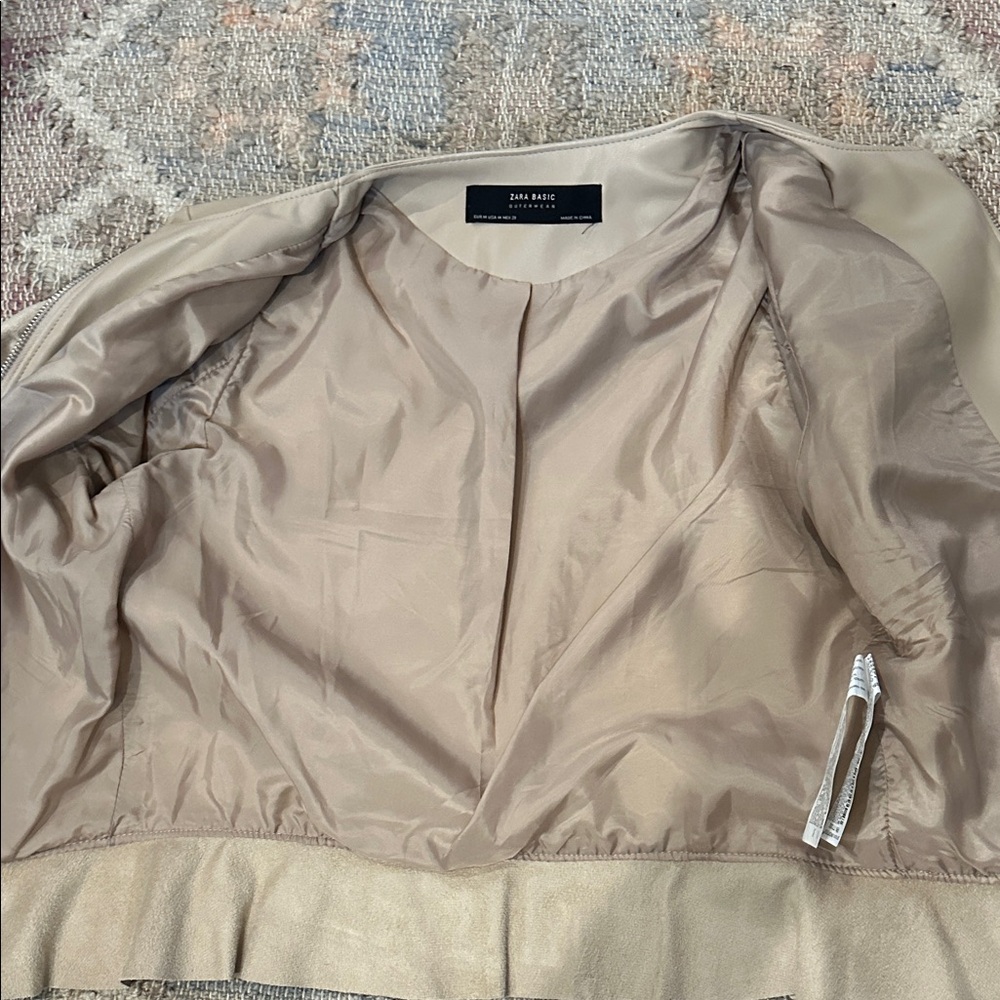 Zara women’s Cream Beige Ruffled Women's Jacket Size Medium - Picture 3 of 5